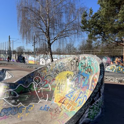 Einjähriges Forschungsprojekt: Wohin führen diese Gleise? Jugendliche erforschen die Gegenwart der Geschichte im Gleisdreieckspark