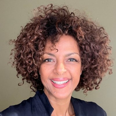 Frauenmärz: Dennenesch Zoudé liest Josephine Baker